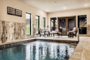 Piscine couverte, piscine extérieure (ouverte en saison)