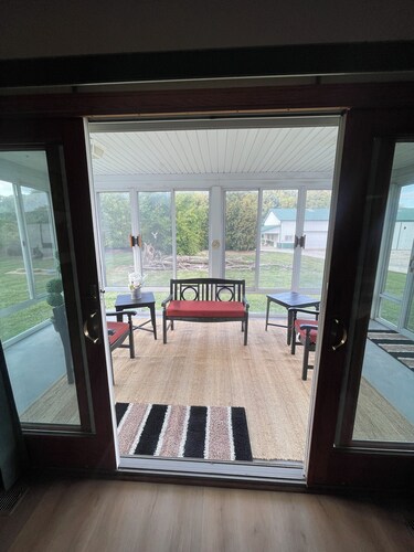 Charming 3-bedroom house in the country.