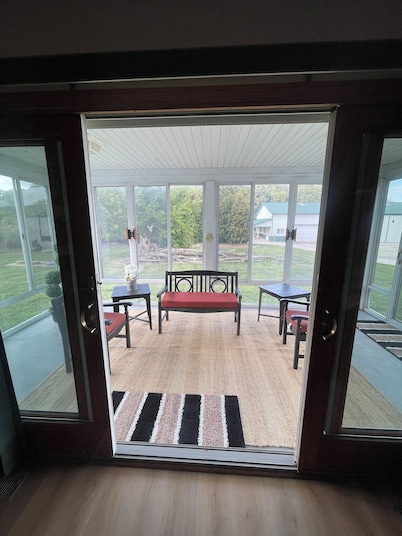 Charming 3-bedroom house in the country.