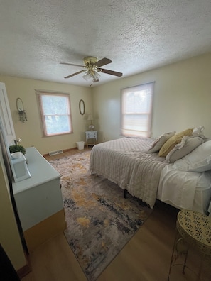 3 bedrooms, WiFi, bed sheets