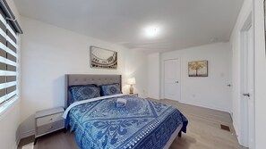 5 bedrooms, internet, bed sheets