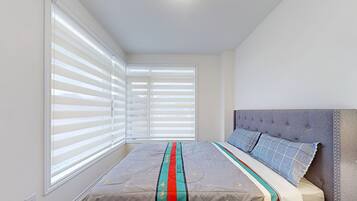 5 bedrooms, internet, bed sheets