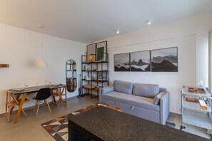TV, offices - Charming 1 minute from Barra Beach | PP105 (Rio de Janeiro)