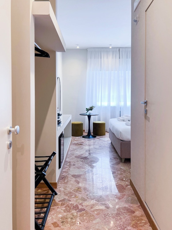 Superior-Doppelzimmer, Stadtblick | Verdunkelungsvorhänge, Bügeleisen/Bügelbrett, kostenloses WLAN
