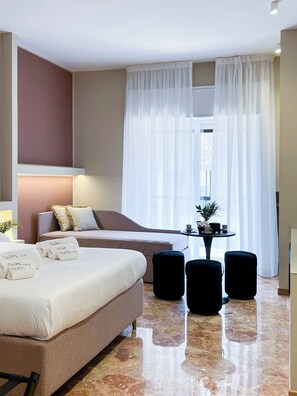 Deluxe Triple Room, Balcony, City View