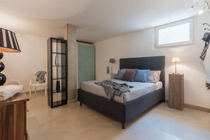 5 Schlafzimmer, Bügeleisen/Bügelbrett, WLAN
