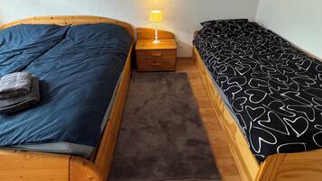 2 bedrooms, desk, iron/ironing board, free WiFi