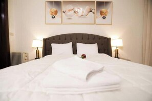 2 bedrooms, internet, bed sheets
