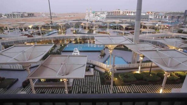 المنطقة المحيطة بالمنشأة