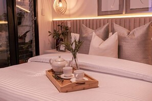 5 bedrooms, desk, iron/ironing board, travel cot - •Casa Bonita• HiddenGem! AC+HotTub•4mi to Provenza (Medellín)