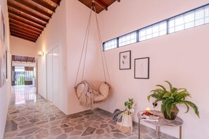 Interior - •Casa Bonita• HiddenGem! AC+HotTub•4mi to Provenza (Medellín)