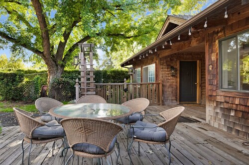 Parquet + Hex | Amazing Location | Great View!