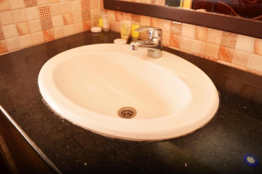 Shower, free toiletries, bathrobes, slippers