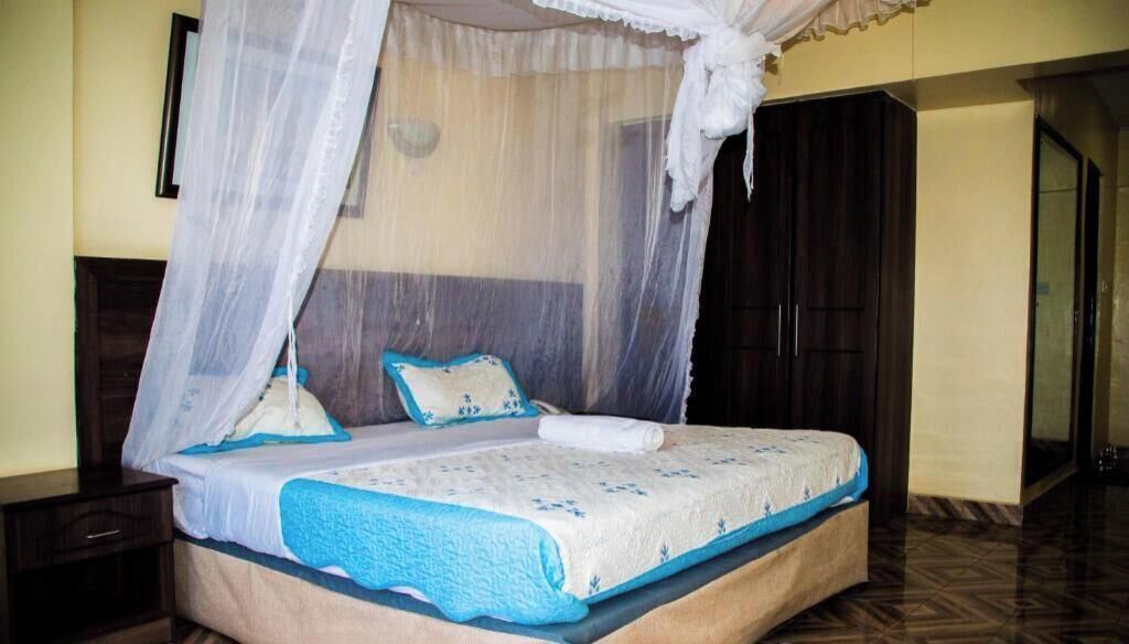 Quarto casal standard, vista para o jardim | Quartos à prova de som, Wi-Fi de cortesia, roupa de cama
