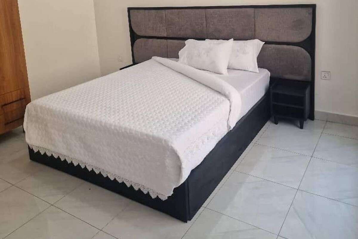 Iron/ironing board, free WiFi