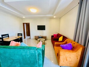 Apartment, Balcony, City View | Living area