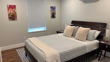 1 habitación, tabla de planchar con plancha, internet y ropa de cama