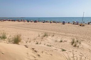 Una playa cerca