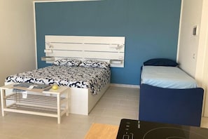 1 bedroom, in-room safe, iron/ironing board, free WiFi