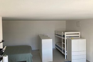 1 habitación y caja de seguridad en la habitación