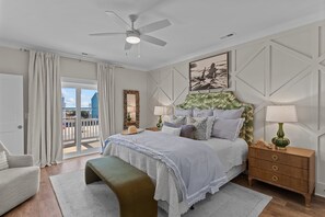 8 bedrooms, desk, iron/ironing board, Internet