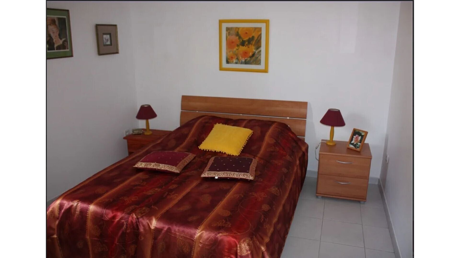 1 slaapkamer, een strijkplank/strijkijzer, wifi