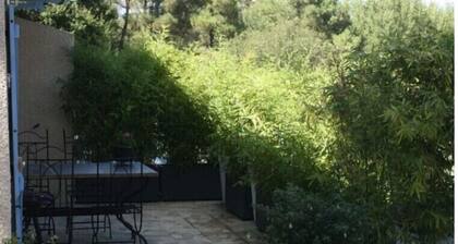 Gßte 'Gite Iago' avec terrasse privée, jardin partagé et Wi-Fi