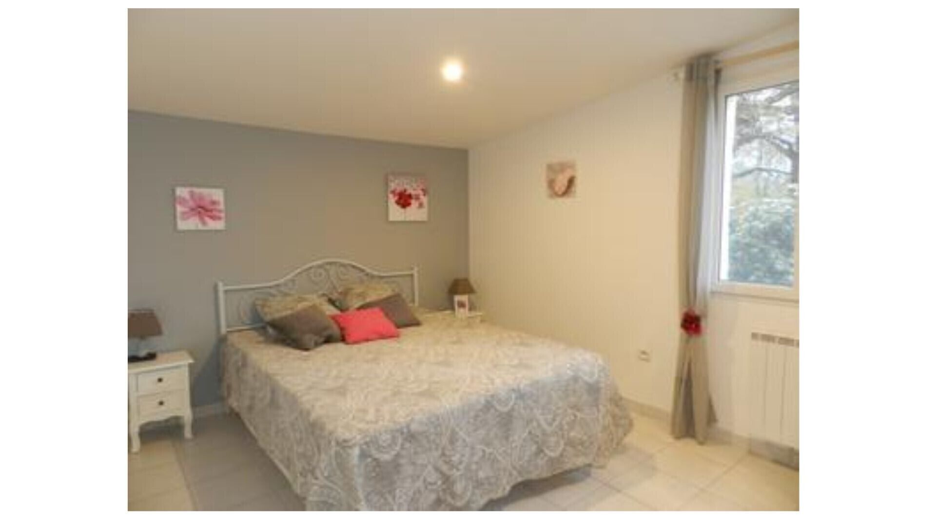 1 dormitorio, tabla de planchar con plancha, wifi