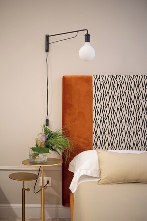 三人房, 露台, 庭園景 | 書桌、熨斗/熨衫板、免費 Wi-Fi