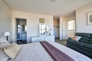 6 chambres, fer et planche à repasser, accès Internet