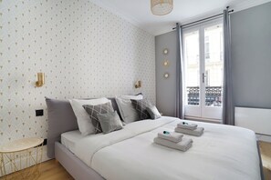 Apartment | 3 bedrooms, laptop workspace, iron/ironing board, bed sheets