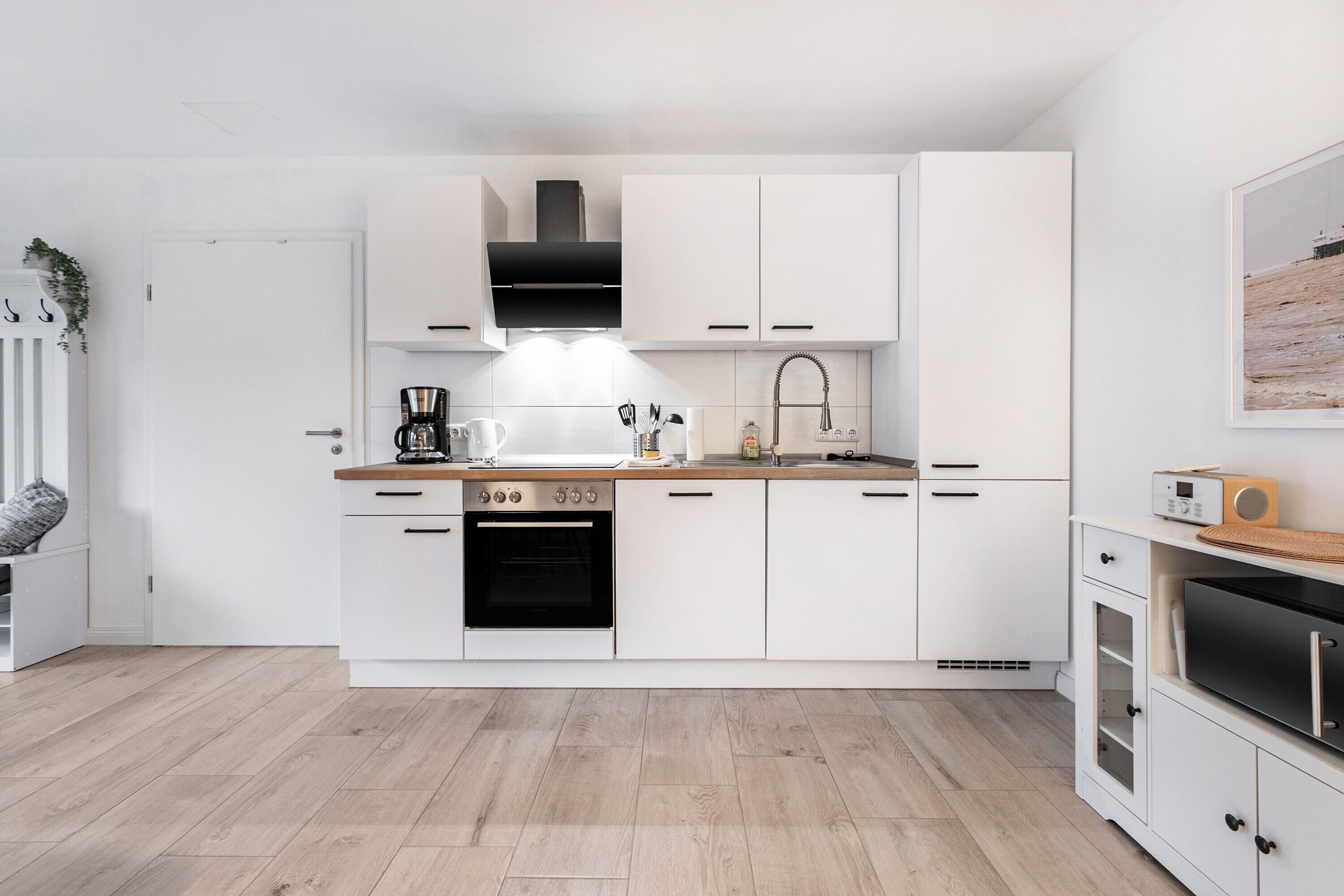 Kühlschrank, Mikrowelle, Ofen, Herdplatte