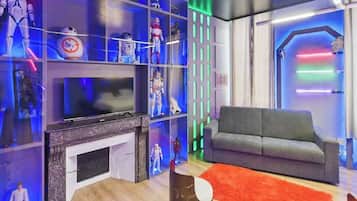 Classic Room, City View | Living area