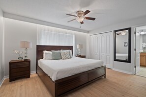 4 bedrooms, desk, iron/ironing board, travel cot