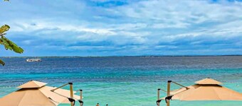 1br condo at mactan near the baech