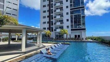 3 outdoor pools