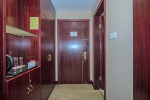 Interior - Zhezhi Jianguo Hotel (Lu Xun's hometown) (Shaoxing)