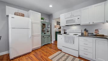 Mikrobølgeovn, ovn, kogeplade, opvaskemaskine