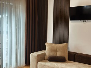 Deluxe Room, Balcony, Mountain View | Free WiFi