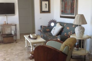 TV, books - La casa sul Mare Ostia Lido (Lido di Ostia)