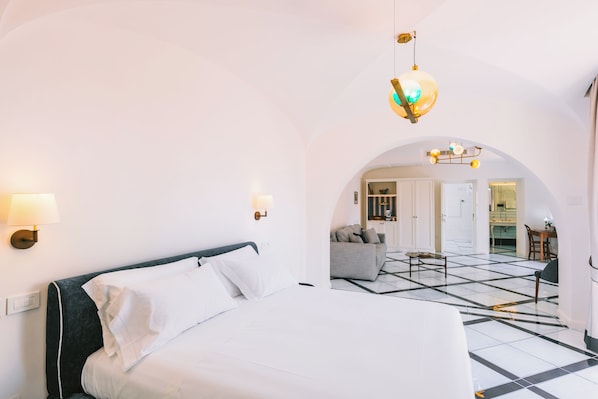 Superior Double Room, City View | In-room safe, blackout curtains, iron/ironing board, free WiFi - Residenza Dea Amalfi (Amalfi)