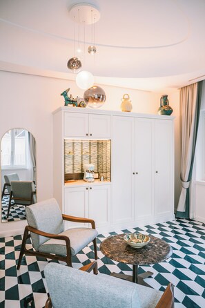 Deluxe Room, Balcony, City View | In-room safe, blackout drapes, iron/ironing board, free WiFi