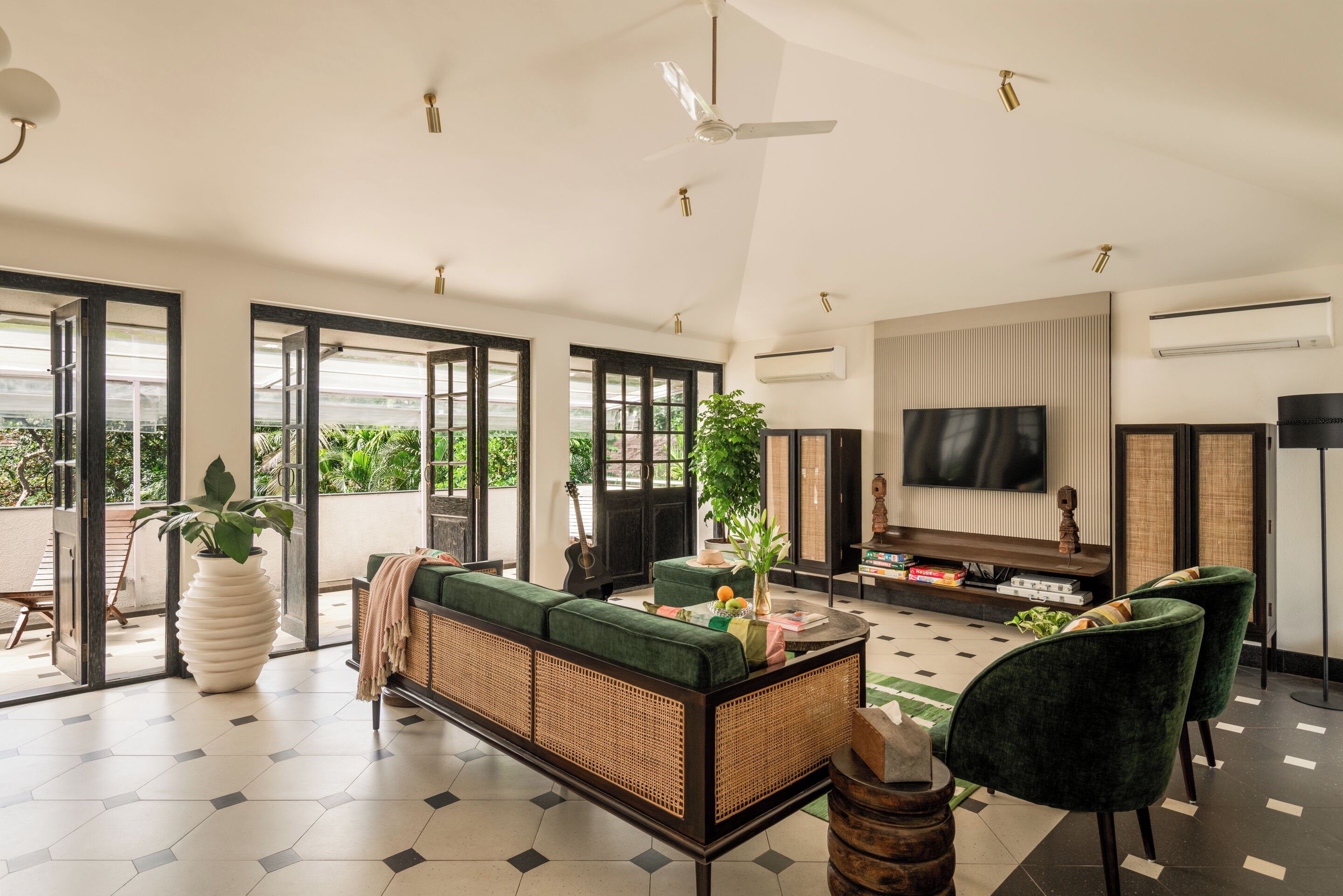 Una Smart TV, videojuegos, libros