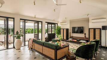 TV connectée, jeux vidéo, livres