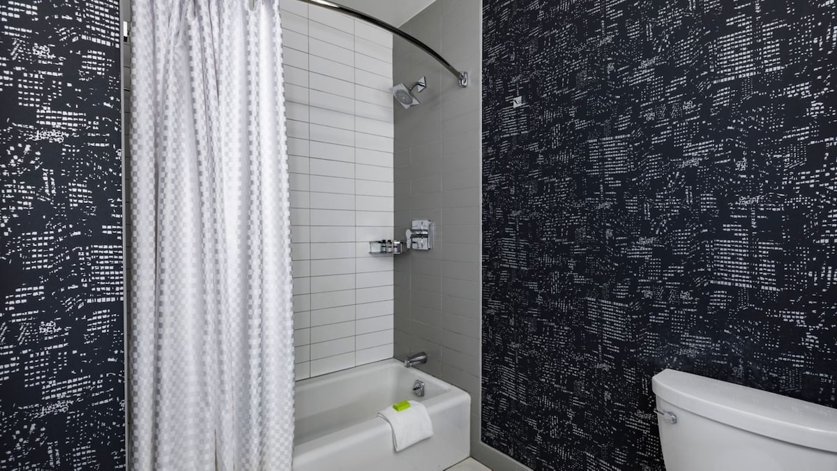Photo 7 of Perfect for Groups! 2 Pet-friendly Units, Rooftop Terrace, Bike Rental