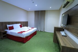 Double Room | In-room safe, blackout drapes, bed sheets