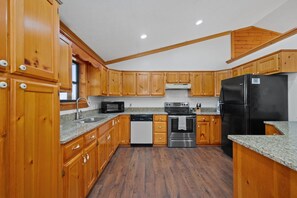 Fridge, microwave, oven, dishwasher