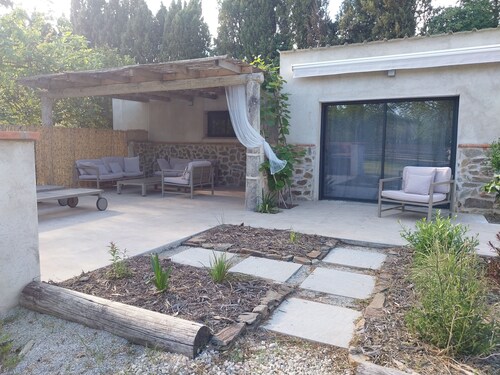 House with garden 7 km from the beach