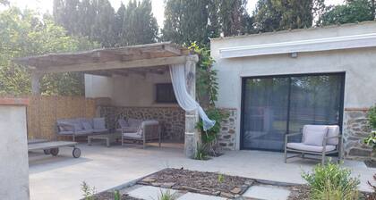 House with garden 7 km from the beach