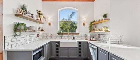 Microwave, stovetop, dishwasher